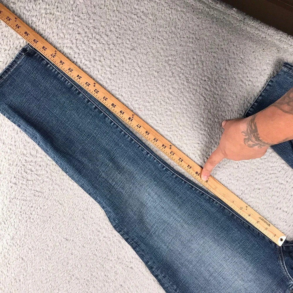 Buckle Black Fit No. 93 Straight Jeans Women 34 (34x29) Blue Medium Wash Stretch